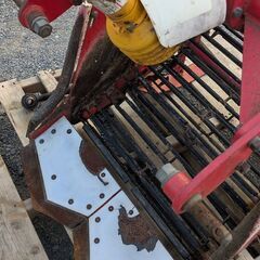 ニプロ松山  トラクター用 掘取機 BL65SDー１S です。ＰＴＯジョイント、トップリンク付きです。の画像