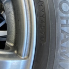 アルミホイールタイヤの画像