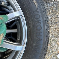 アルミホイールタイヤの画像