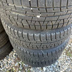 アルミホイールタイヤの画像