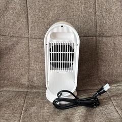 セラミックヒーター 省エネ 電気ストーブ 小型 暖房器具 電気ファンヒータの画像