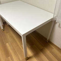 IKEAヴァングスタ4-６人用ダイニングテーブルとイス４つの画像