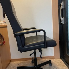 書斎椅子　結構大きいです　少々難あり　の画像