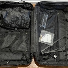 スーツケース【タイヤ破損】黒　の画像