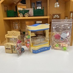 シルバニアファミリー　赤い屋根のお家　人形3体付　86592　の画像