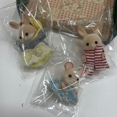 シルバニアファミリー　赤い屋根のお家　人形3体付　86592　の画像