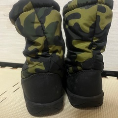 迷彩柄vansスノーブーツ17センチの画像