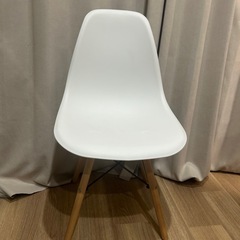 IKEAヴァングスタ4-６人用ダイニングテーブルとイス４つの画像