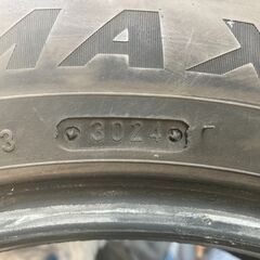 【中古雑貨】カー用品　１６インチタイヤ４本セットの画像
