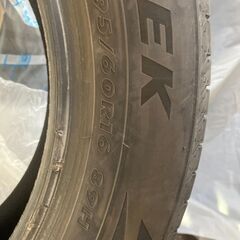 【中古雑貨】カー用品　１６インチタイヤ４本セットの画像