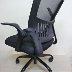 M　未使用/新品　アウトレット　オフィスチェア ロッキング機能 肘付き メッシュ キャスター コンパクト チェアの画像