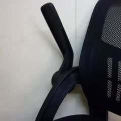 M　未使用/新品　アウトレット　オフィスチェア ロッキング機能 肘付き メッシュ キャスター コンパクト チェアの画像