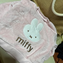 70-80サイズ（80多め）秋服、ダウン、もこもこ服、冬用ズボンなどの画像