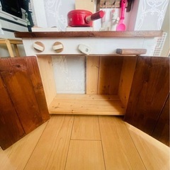ハンドメイド 木製キッチン おもちゃ　おままごとセットの画像