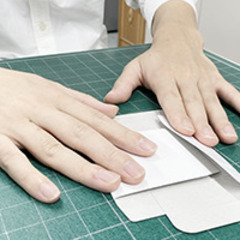 包装用紙器製造スタッフ／創業100年以上の老舗企業／安定したお仕事が可能です！の画像