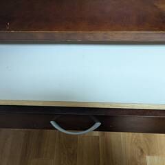 シンプル木製デスク／引き出し付きテーブルの画像