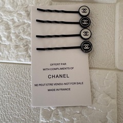 ②CHANELノベルティヘアピンの画像