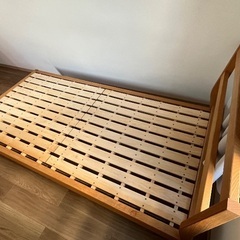 無印　シングルサイズベッド　タモ材の画像