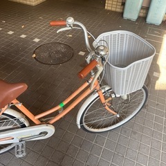 大人用自転車　26インチ　前後カゴ、ライト、鍵付き、ギアなし、オレンジの画像