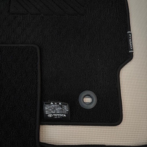 お値下げしました　トヨタ　カローラクロス　足元マット　