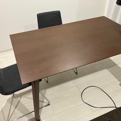 テーブル+イス二脚　清潔感　即日の方優先　50円の画像