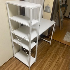 パソコンデスクの画像