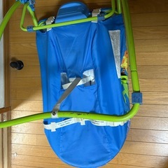 中古品ゆりかごと手押し車セットの画像