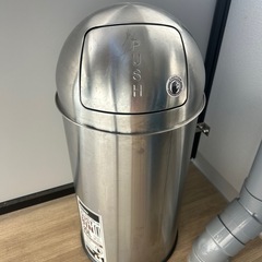 ゴミ箱の画像