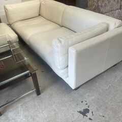リサイクルショップどりーむ天保山店　No3656 本革カウチソファ　five by five 三人掛け　オットマン付き　本革　白　定価約２０万　高級感溢れる本革ソファ♪の画像