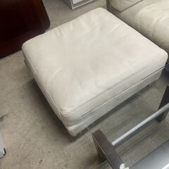 リサイクルショップどりーむ天保山店　No3656 本革カウチソファ　five by five 三人掛け　オットマン付き　本革　白　定価約２０万　高級感溢れる本革ソファ♪の画像