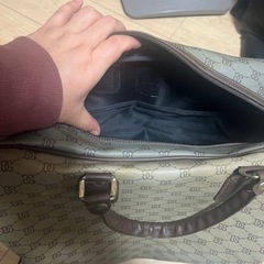 active&progressive 　茶色カバンの画像