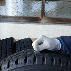 ブリヂストン BLIZZAK 205/70R16 中古タイヤ ６本の画像