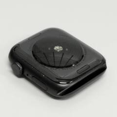 Apple Watch SE 第1世代/GPS/44mm/A2352/スペースグレー〈MKQK3J/A〉の画像