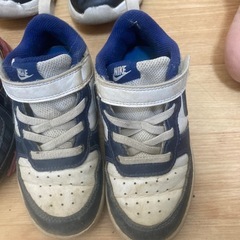 子供の靴 汚れありセットの画像