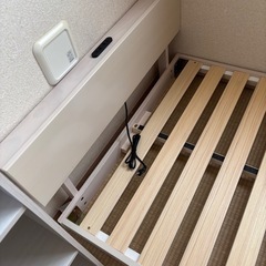 タンスのゲン　宮棚&2口コンセント付きすのこベッドの画像