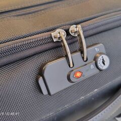 キャリーバッグ　黒　TSAロックの画像