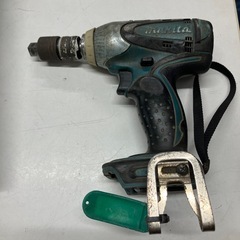 I2512-245.makita マキタ インパクトレンチ TW251D 通電確認済み 中古 ケースの外側が朽ちてきて開きませんの画像