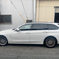 BMW 320iツーリングラグジュアリーの画像