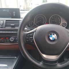 BMW 320iツーリングラグジュアリーの画像