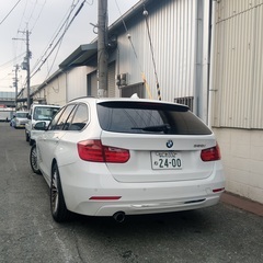 BMW 320iツーリングラグジュアリーの画像