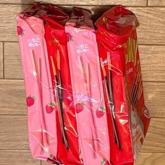 袋のポッキー　チョコ✖️２　いちご✖️２　　¥850の画像