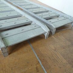 【中古】ヤンマー 昭和 アルミブリッジ SBA 1セット スロープ 農業機械 幅300×長1800mm 耐荷重 0.5t アルミ ラダー オートバイ 運搬の画像