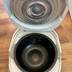 炊飯器　3合炊き　2015の画像