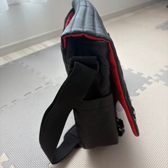 UNDER　ARMOUR軽量　ショルダーバッグの画像