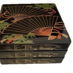 重箱お重箱 3段 プラスチック　扇面 和柄 黒 金 弁当箱の画像