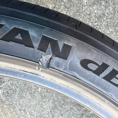 245/40R20 99W ヨコハマ　ADVANCE dB V552 2025年製の画像