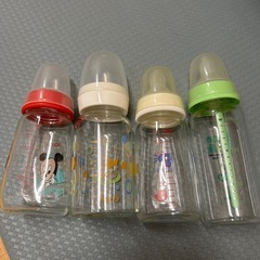 哺乳瓶の画像