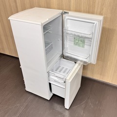 A1845🌟配送♻️設置🉑‼️2019年製AQUA2ドア冷蔵庫AQR-E13H (W) 126L 🌟動作確認済⭕️保証付き✅の画像