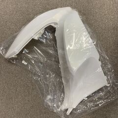 JF28　PCX125　新品フロントカバー右　新品に近いサイドカバー（アンダーカウル）右　セットでの画像