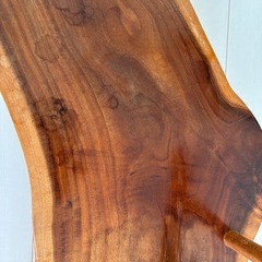 木の椅子の置き物の画像